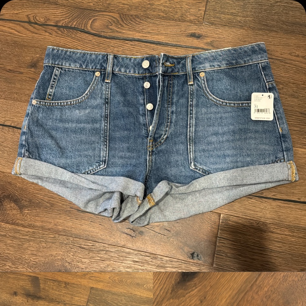 We The Free shorts. NWT size 31